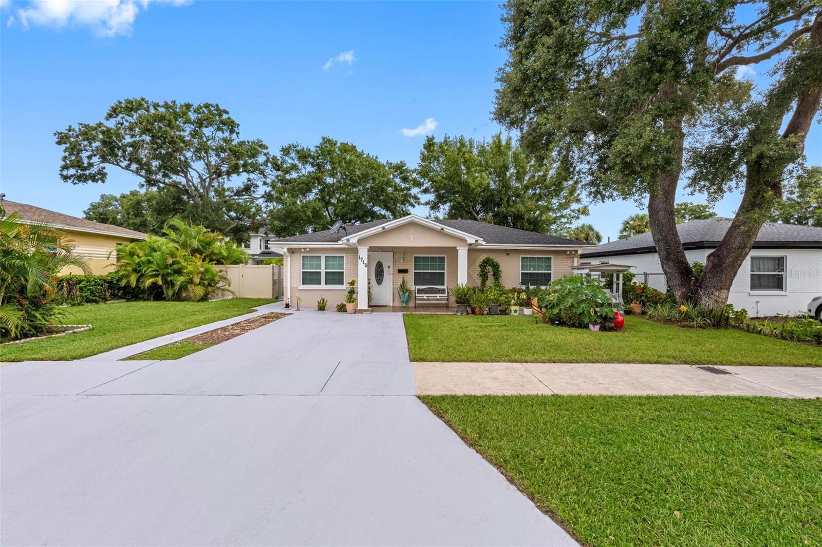 1715 W Saint John St, FL