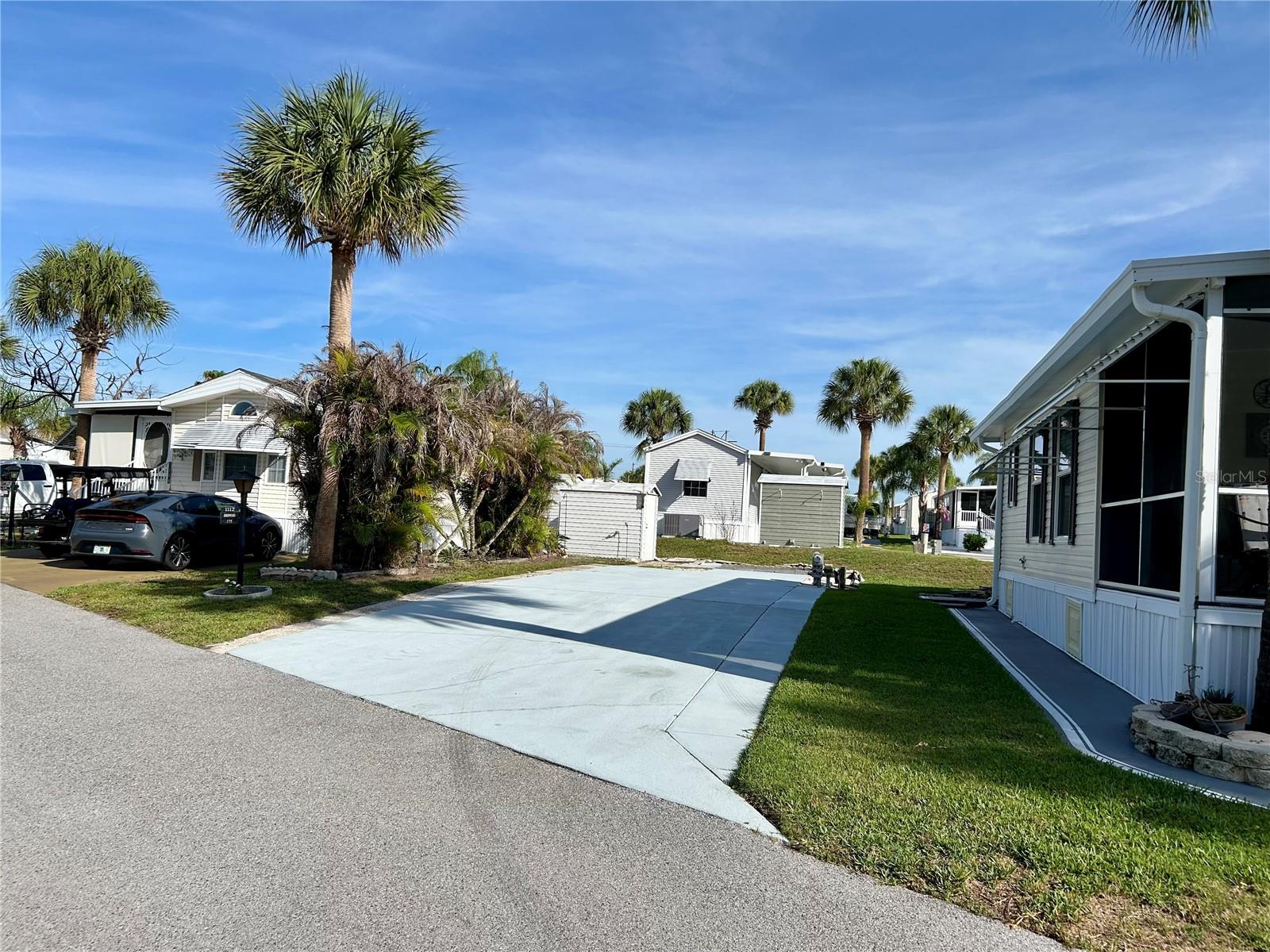 1112 Feather Ln, FL