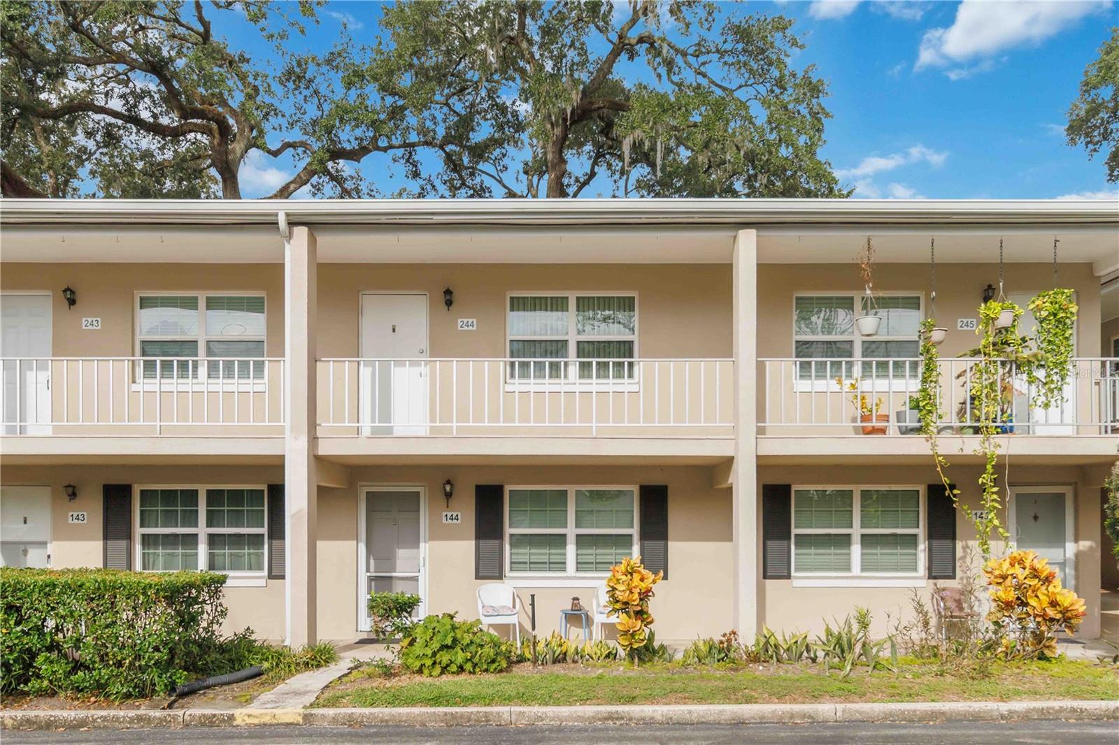 2500 Lee Road, FL