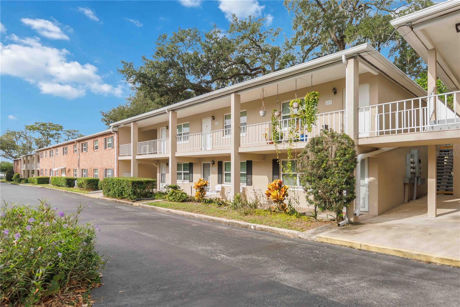 2500 Lee Road, FL