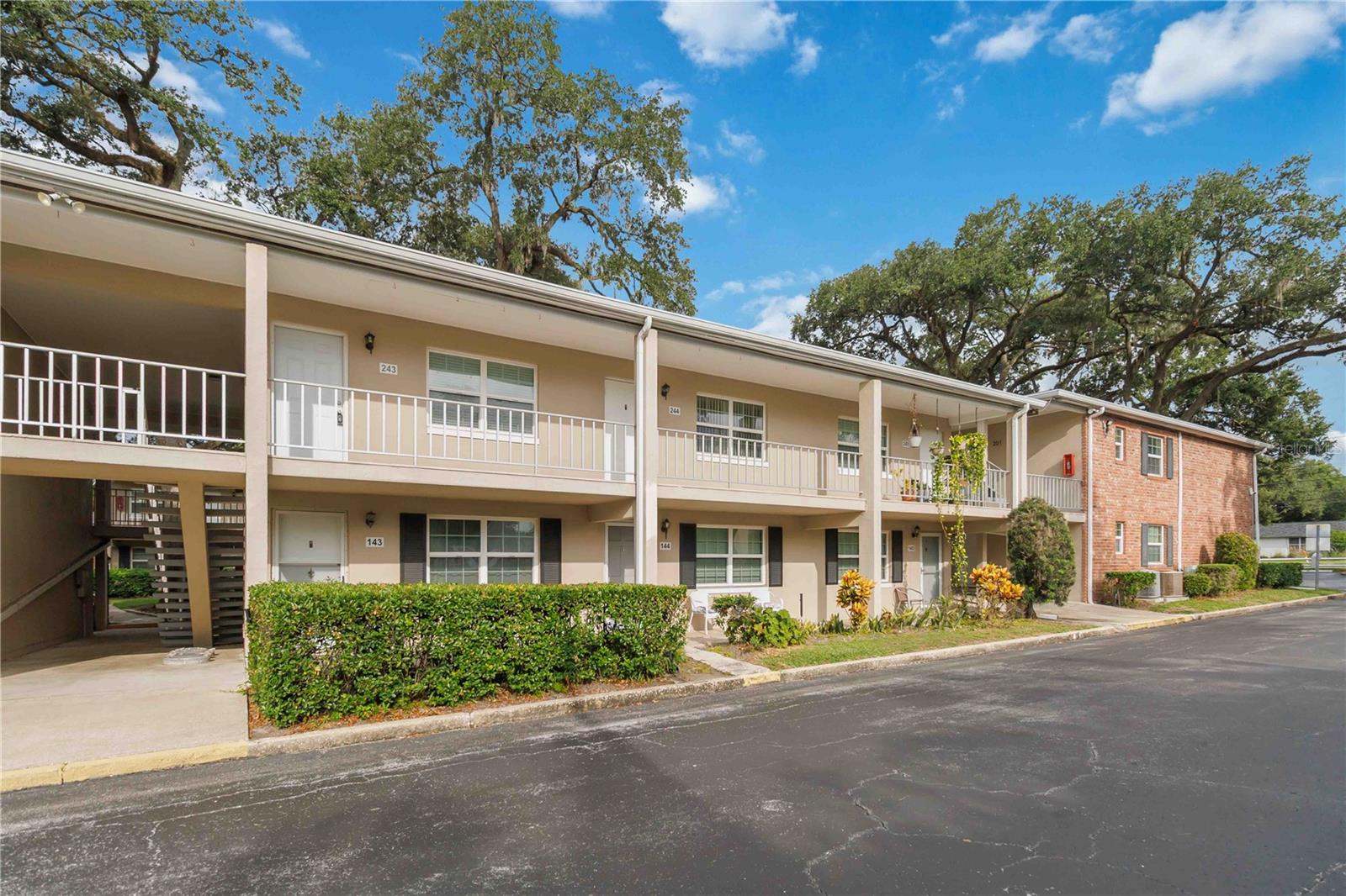 2500 Lee Road, FL