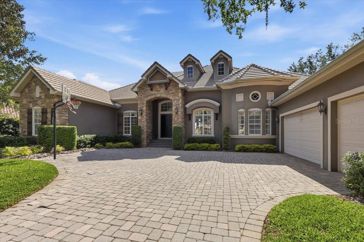 6102 Hampshire Court, FL