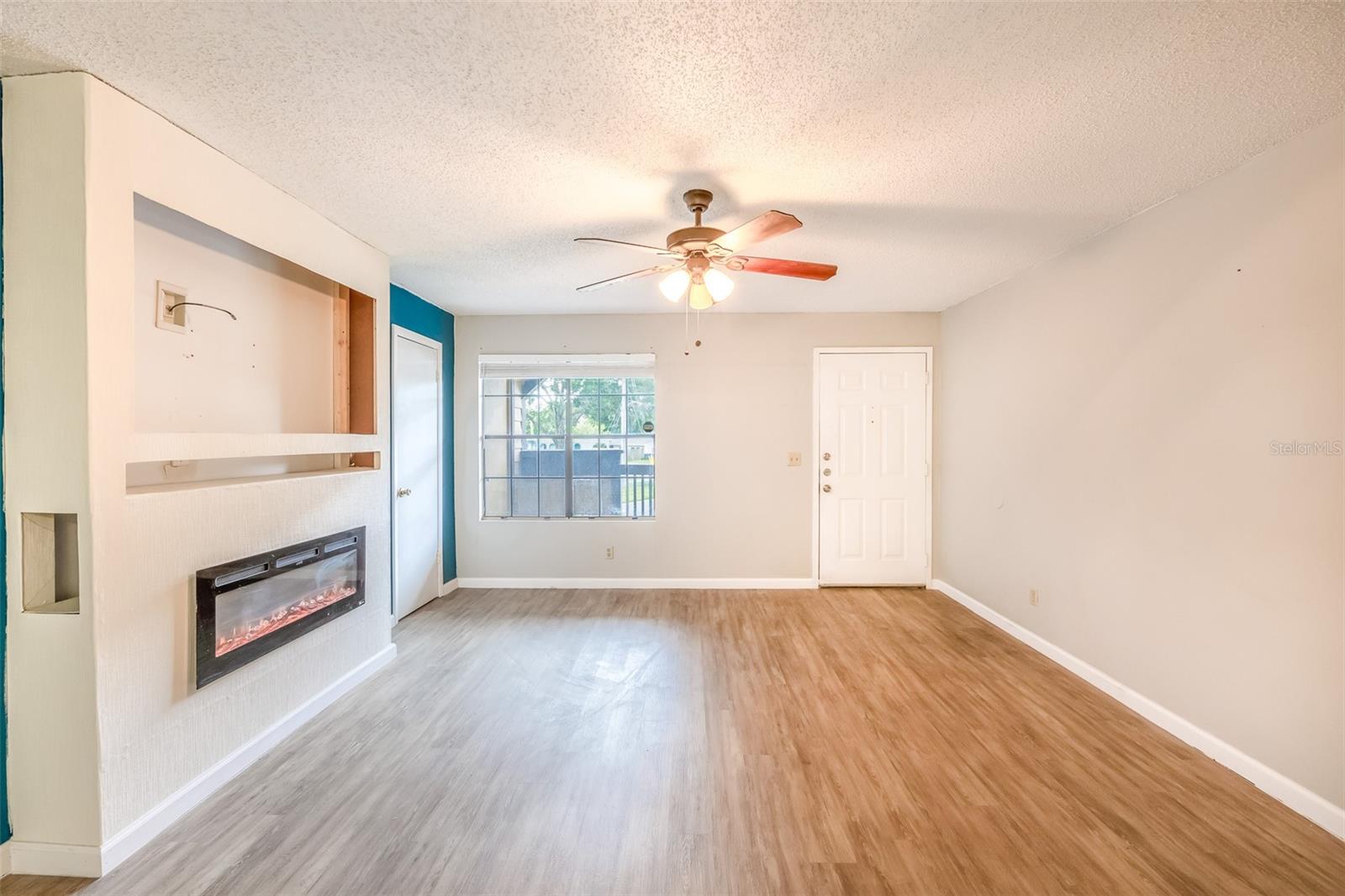 360 Lake Ontario Court, FL