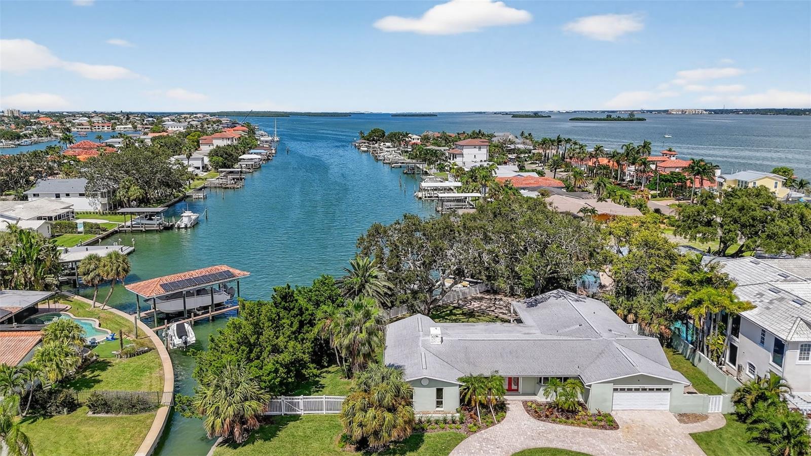 514 Windward Psge, FL