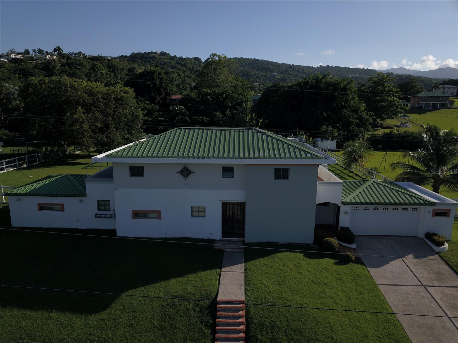 Ave. Hacienda Margarita Urb. Hacienda Margarita, PR