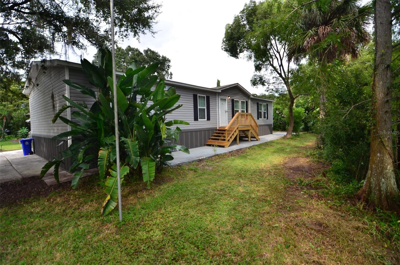 515 Twin Lakes Circle, FL