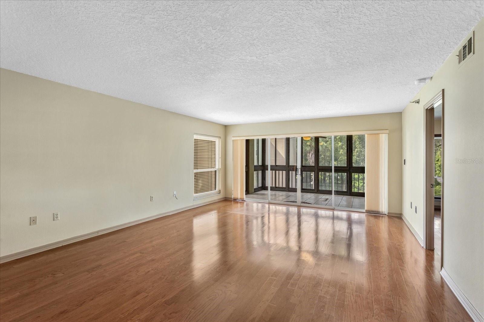 204 Quayside Circle, FL