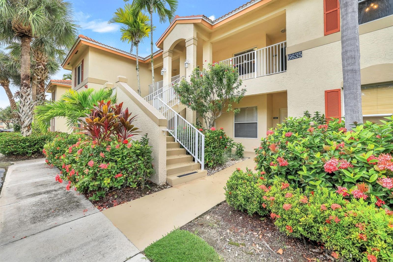 6635 Huntington Lakes Cir #202, FL