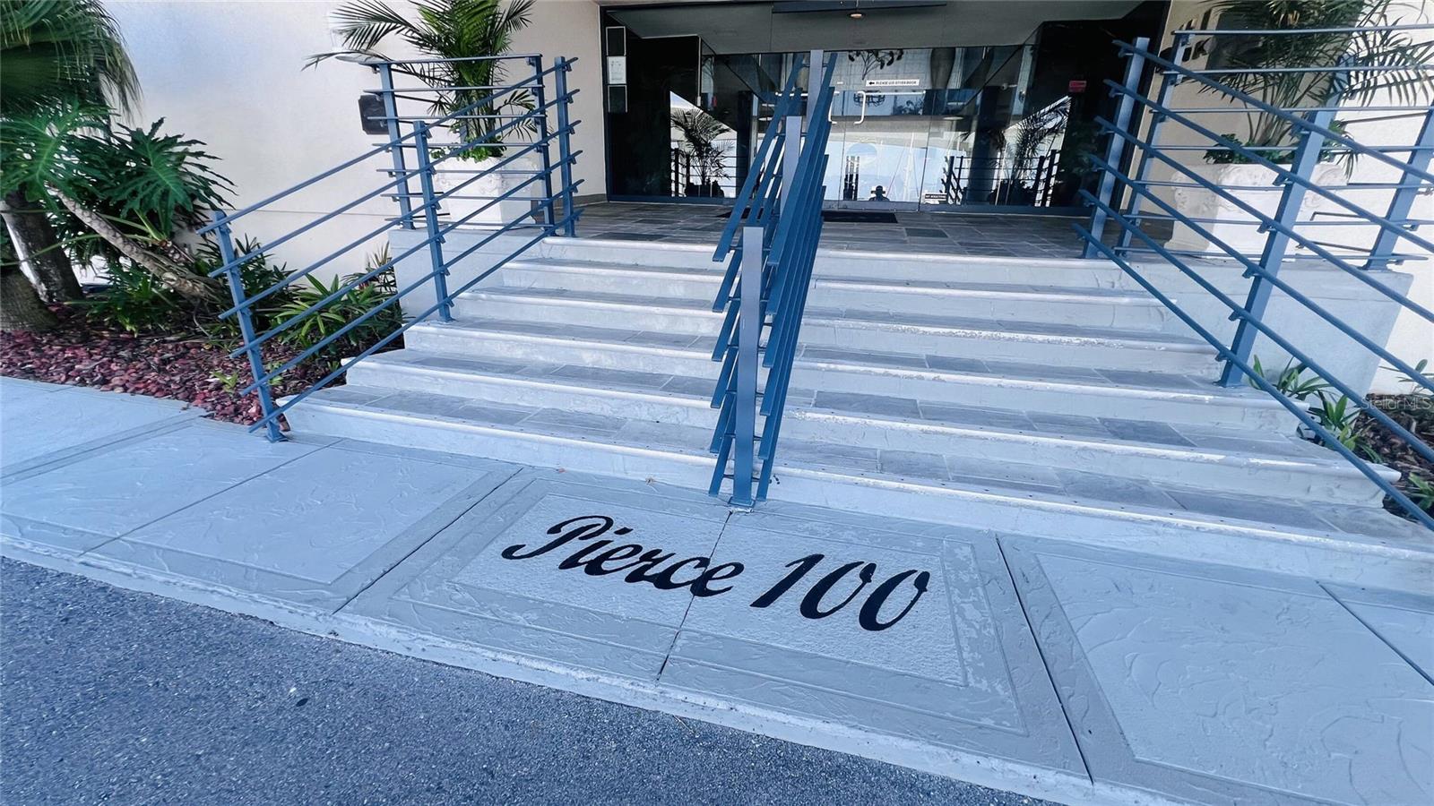 100 Pierce Street, FL