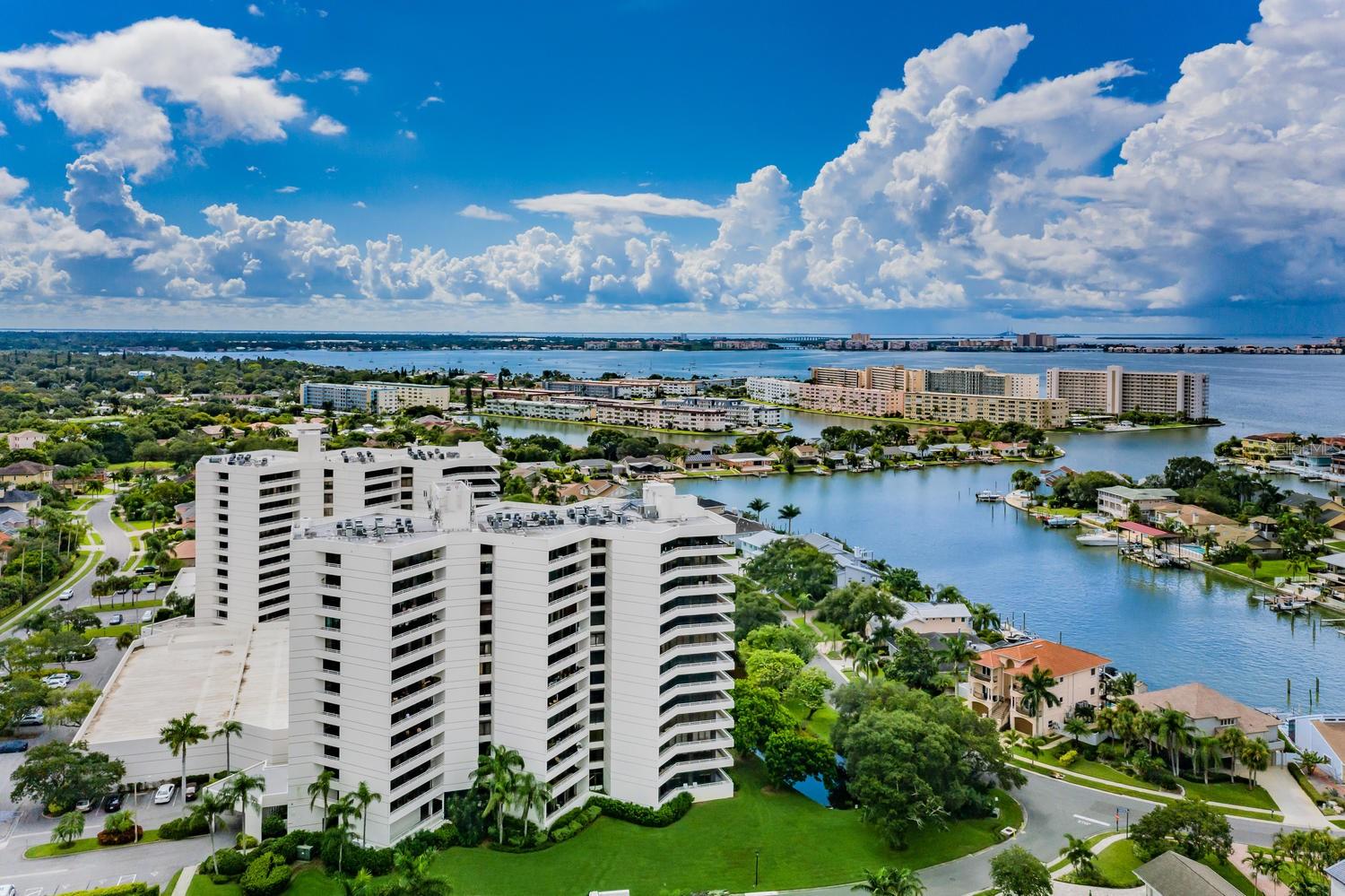 5950 Pelican Bay Plaza, FL
