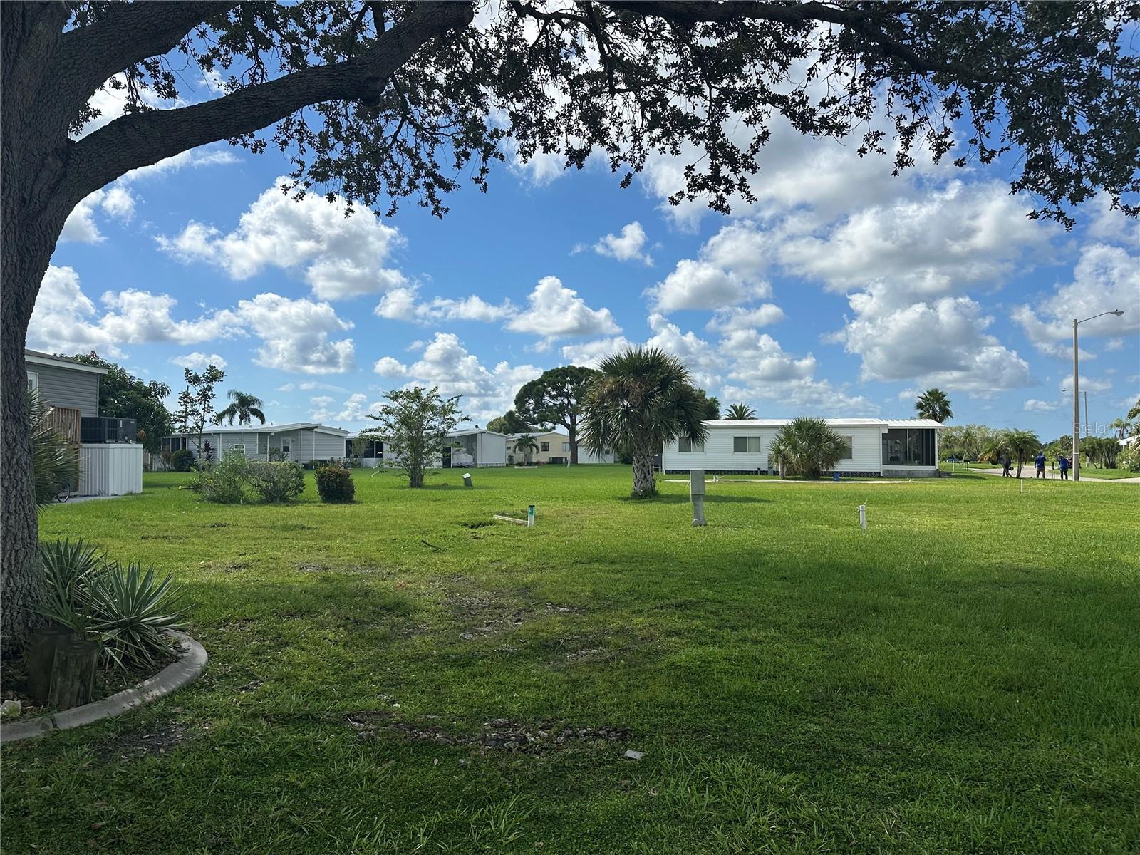 709 Fairmount Dr, FL
