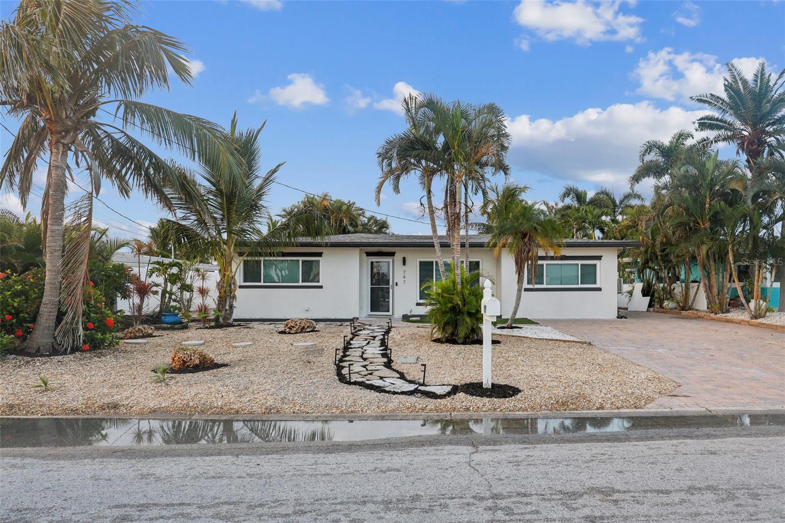 747 Pruitt Dr, FL