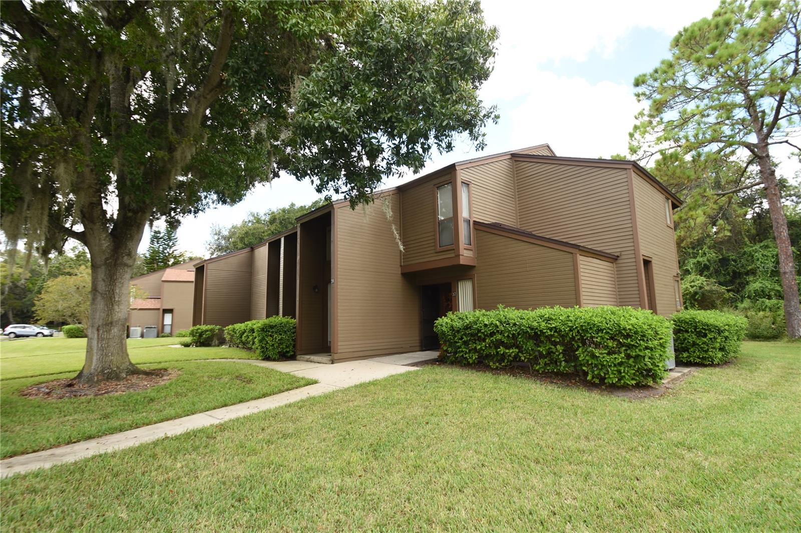 38 Oxford Lane, FL