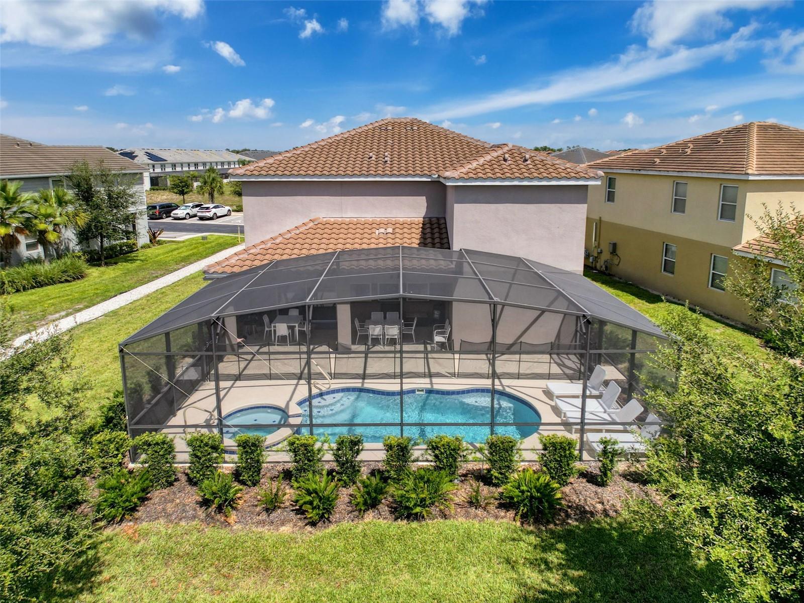7511 Oakmoss Loop, FL