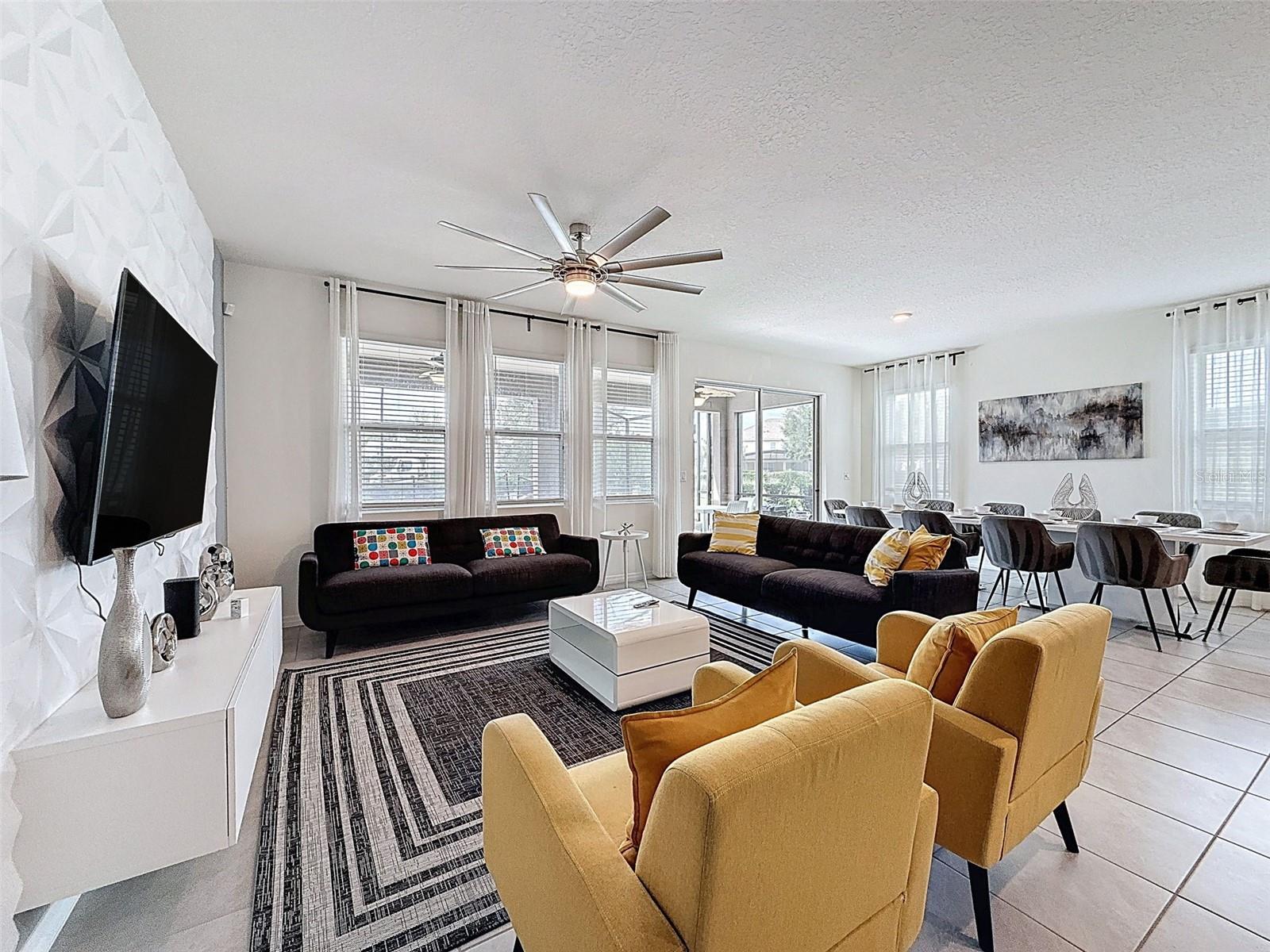 7511 Oakmoss Loop, FL