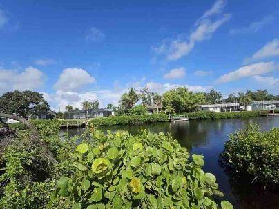 Colonial Bay Drive, FL