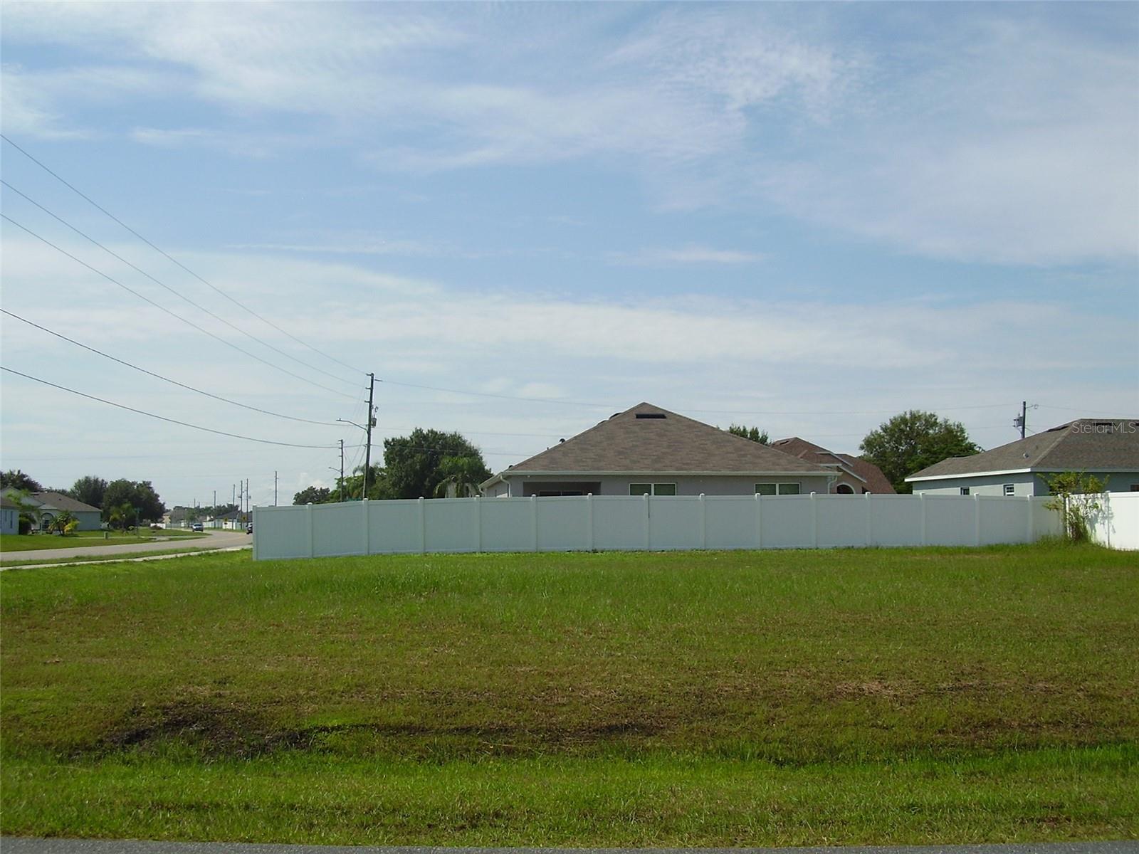 800 Carrousel Ln, FL