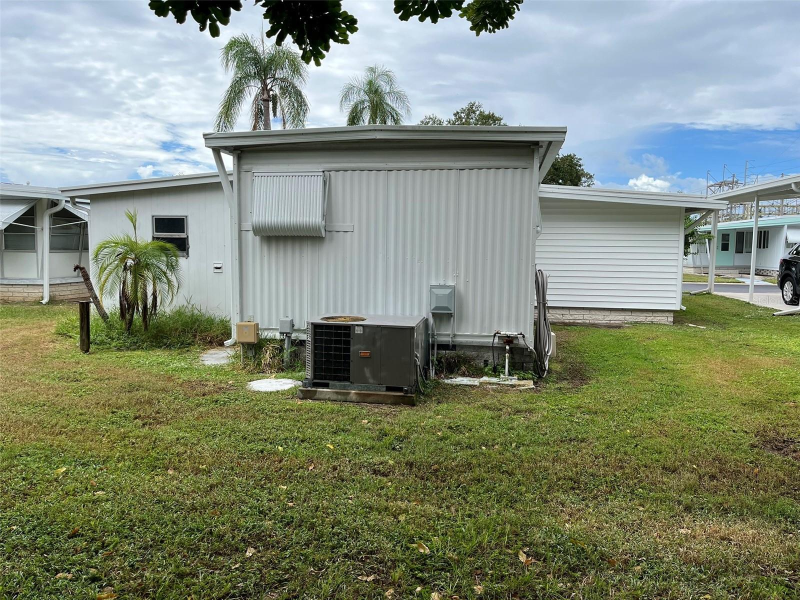 1040 Main Street, FL