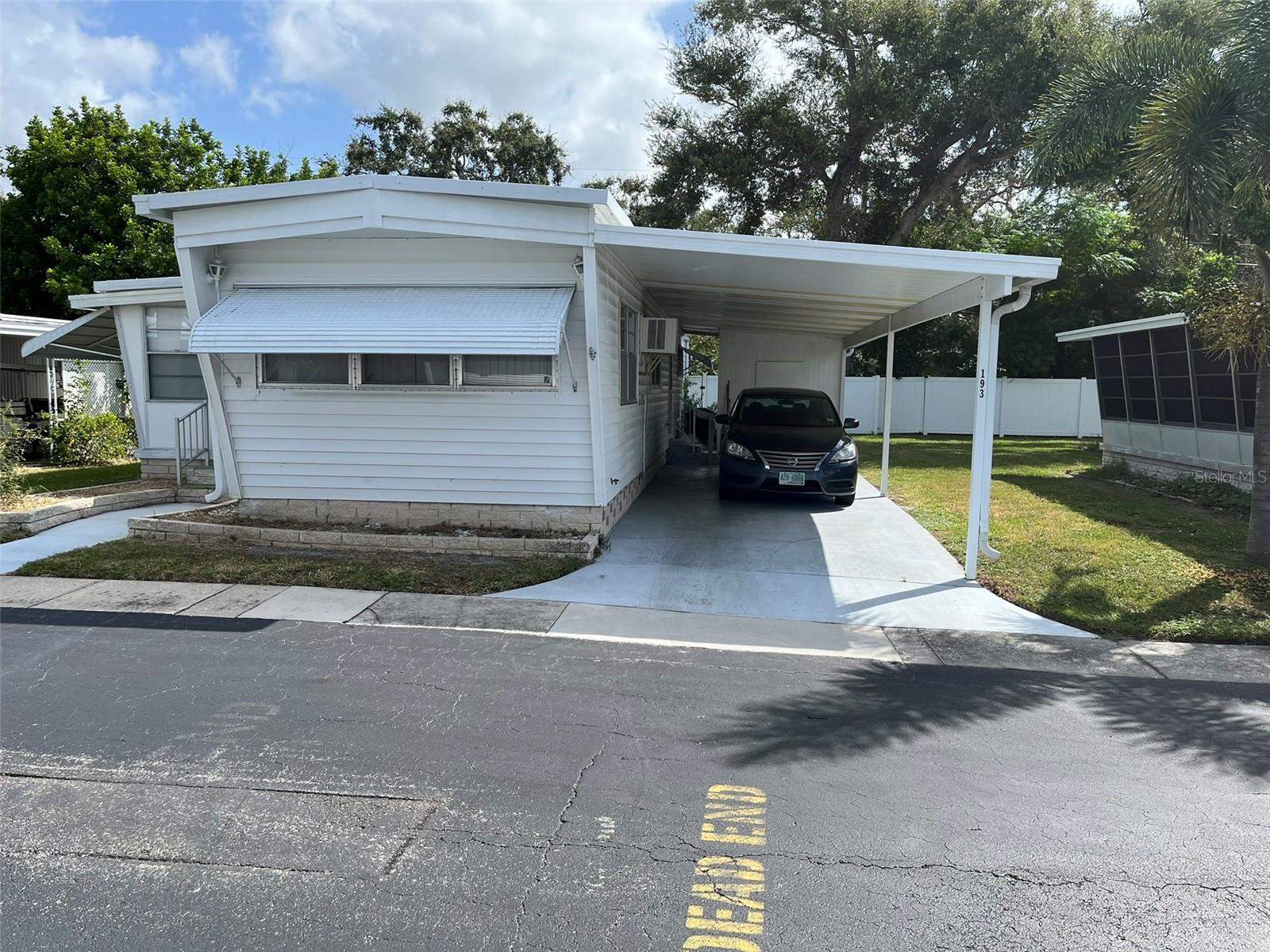 1040 Main Street, FL
