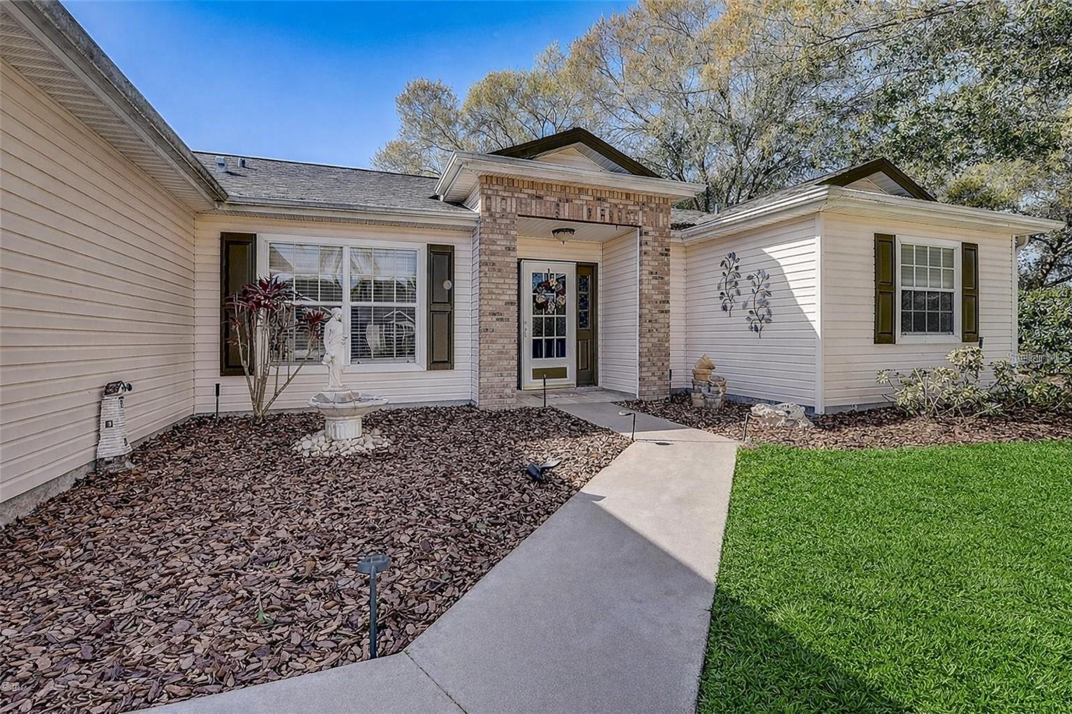 25273 Lost Oak Circle, FL