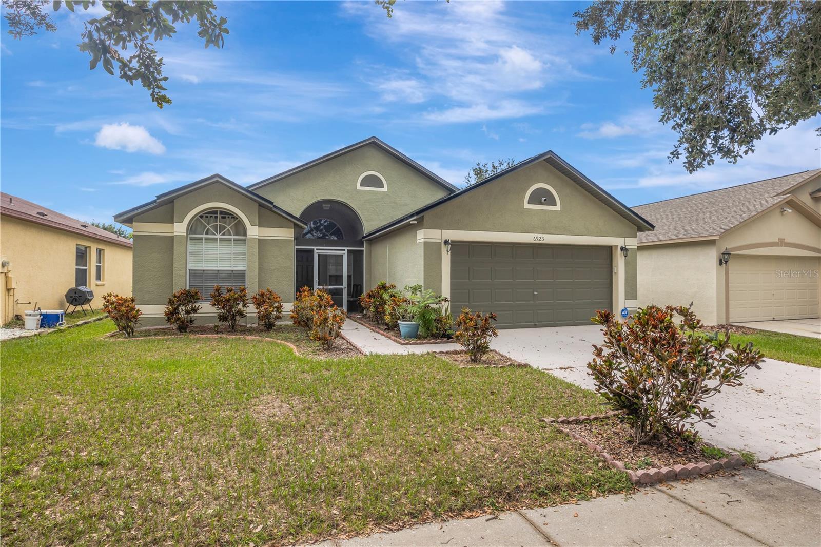 6923 Waterbrook Ct, FL