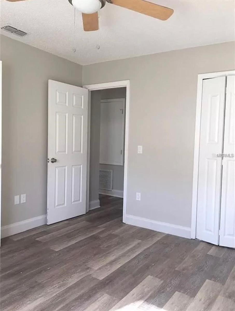 7413 Villas Oak Court, FL