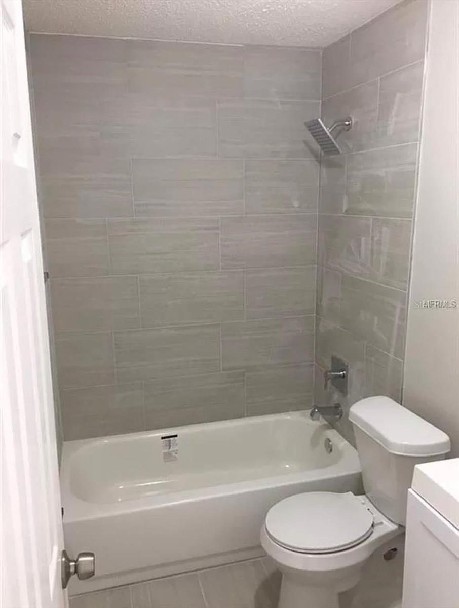 7413 Villas Oak Court, FL