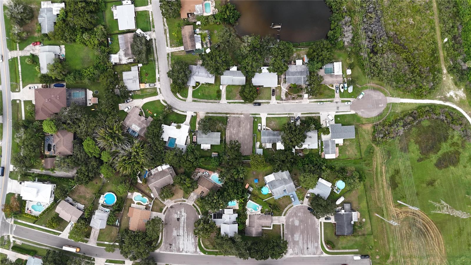 436 Country Club Drive, FL