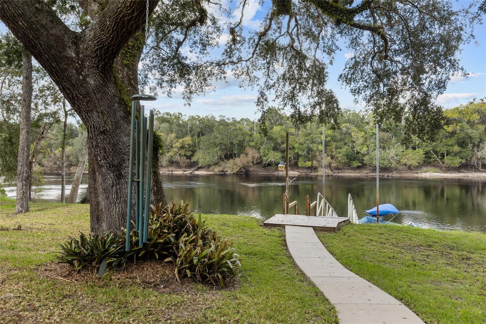 1069 Suwannee Trail, FL