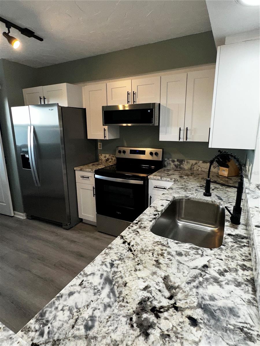 800 Cove Cay Drive, FL
