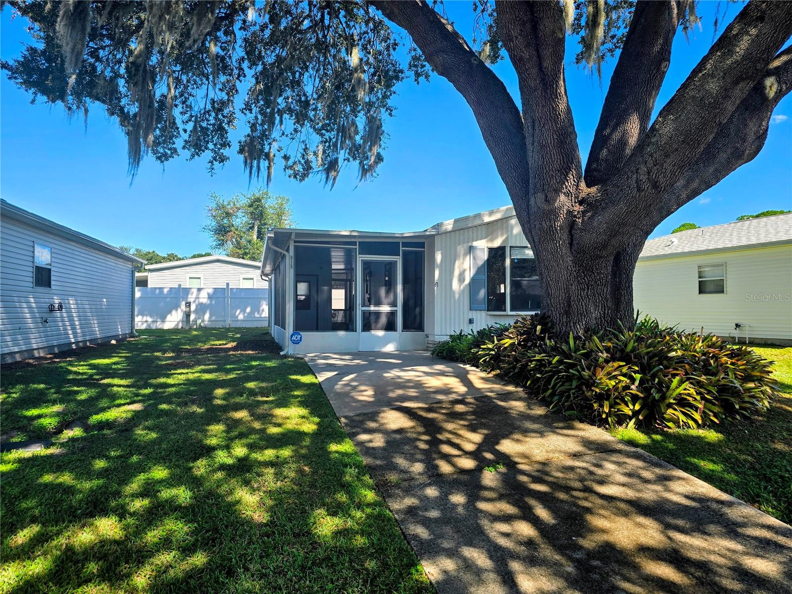 615 Cottage Park Lane, FL