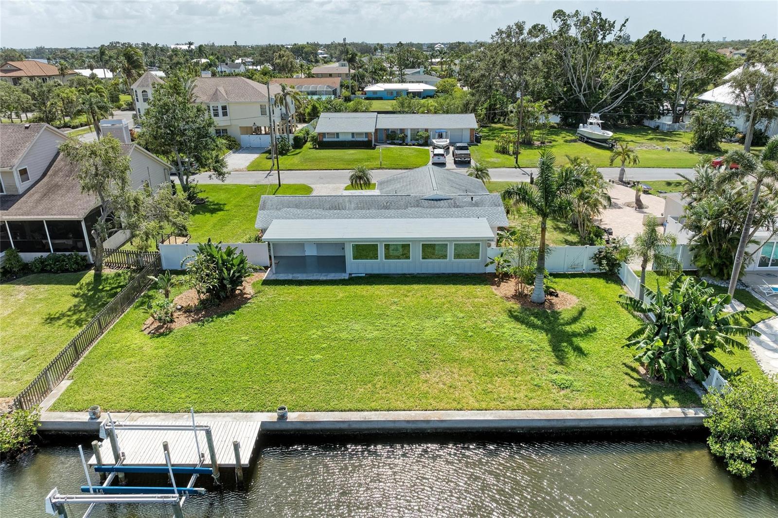 4412 Dolphin Ln, FL