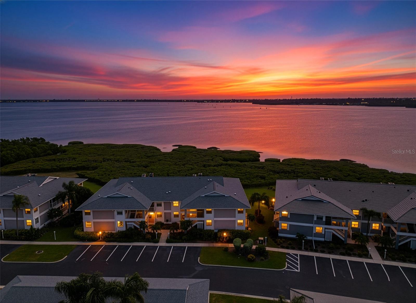 1145 Edgewater Circle, FL