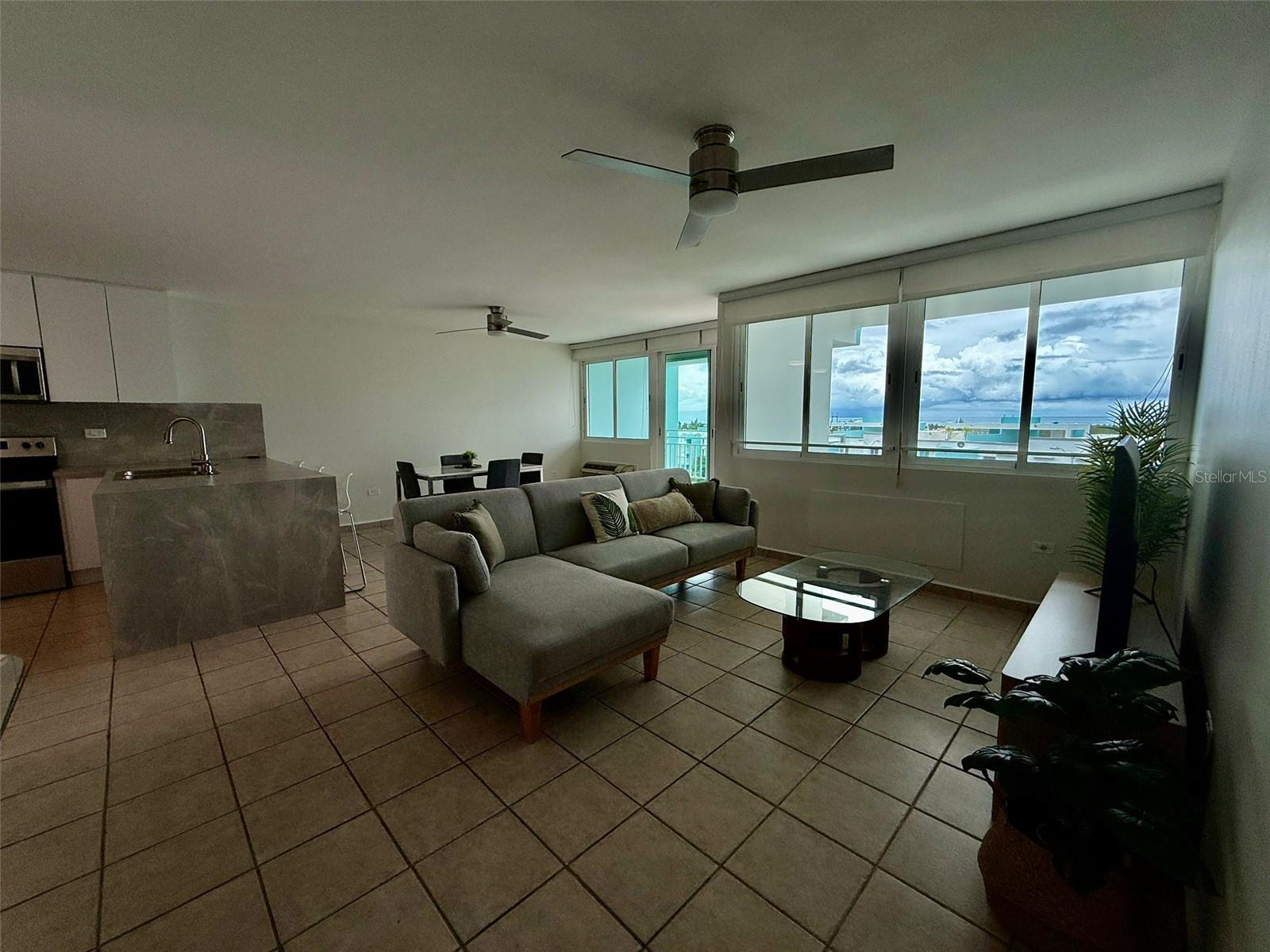96qj+3rg Cll Las Colinas, PR