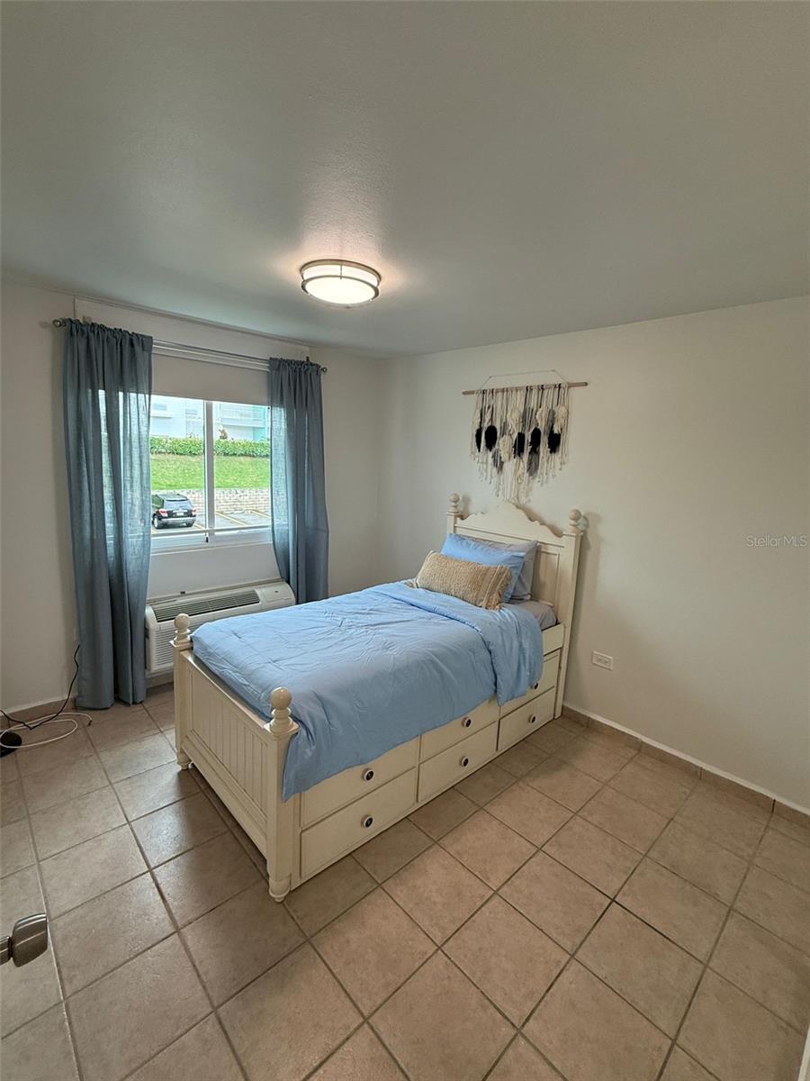 96qj+3rg Cll Las Colinas, PR