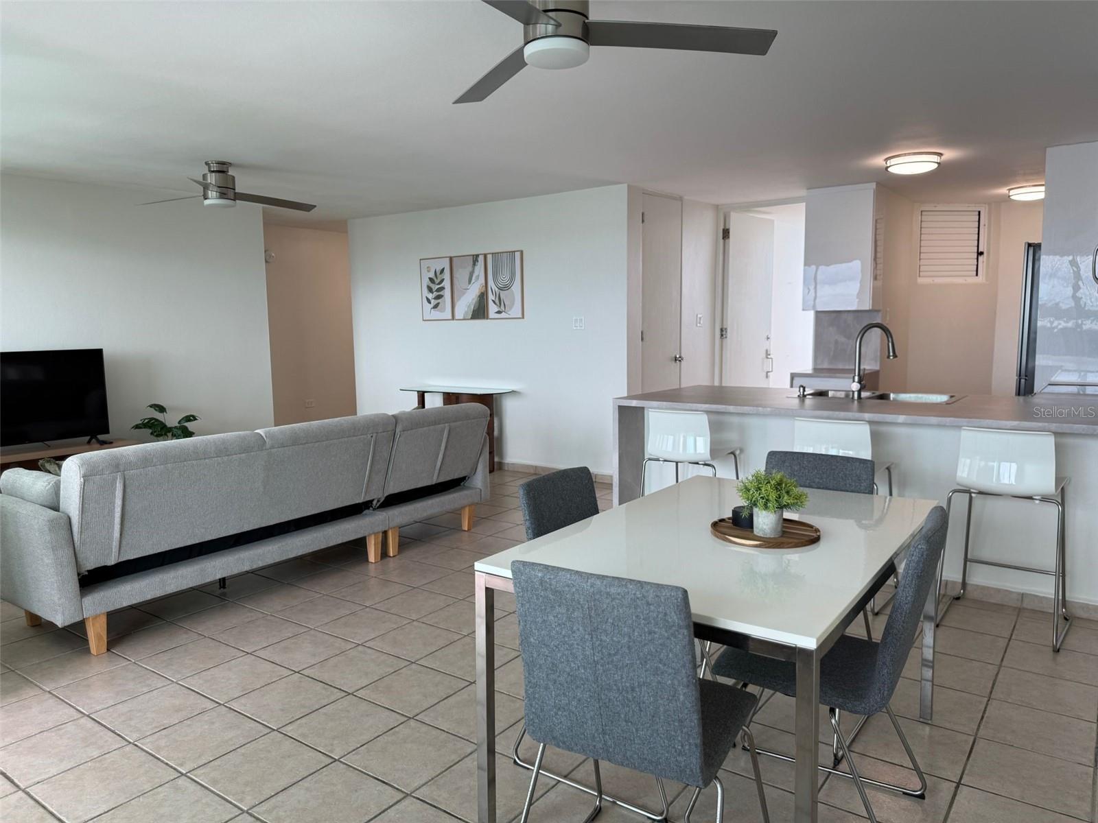 96qj+3rg Cll Las Colinas, PR