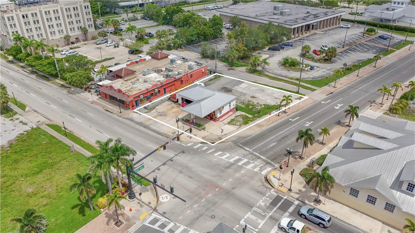 140 Tamiami Trail, FL