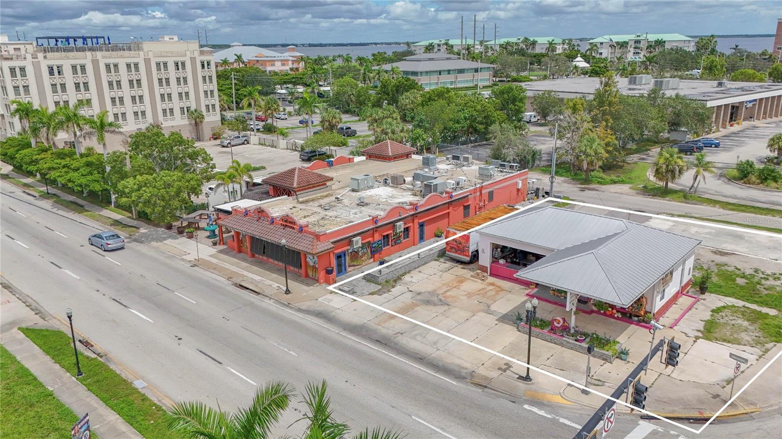 140 Tamiami Trail, FL
