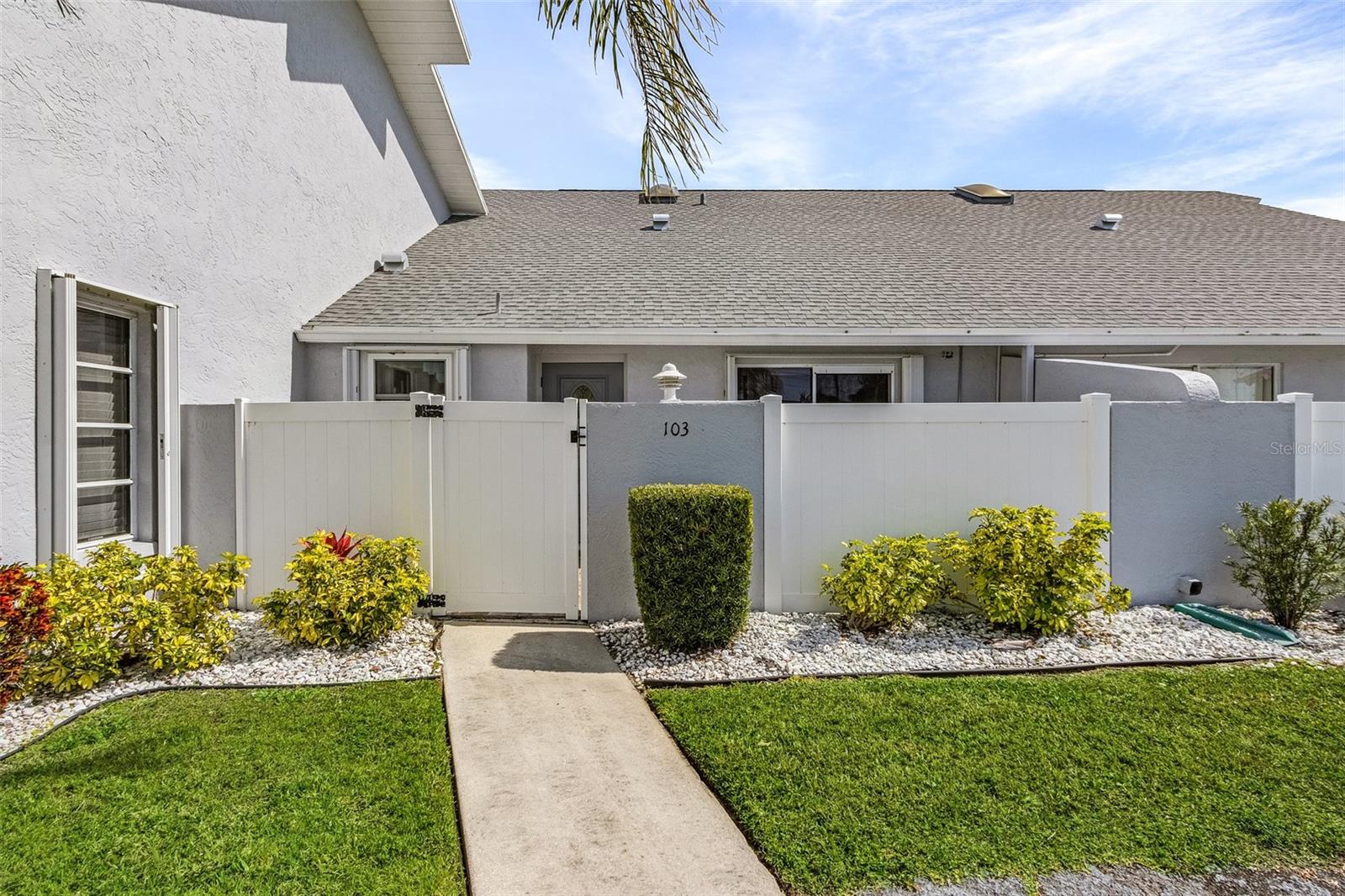 707 Sw 3rd Ct #103, FL