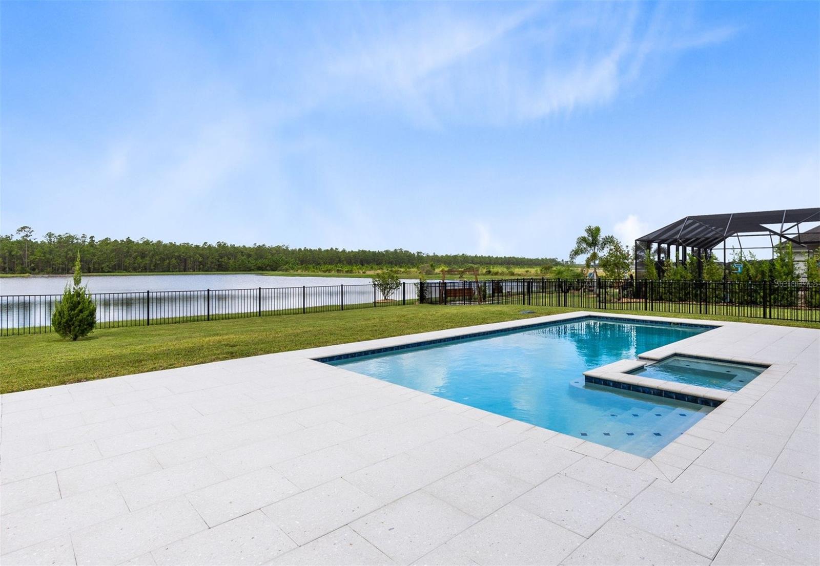 513 Mosaic Blvd, FL