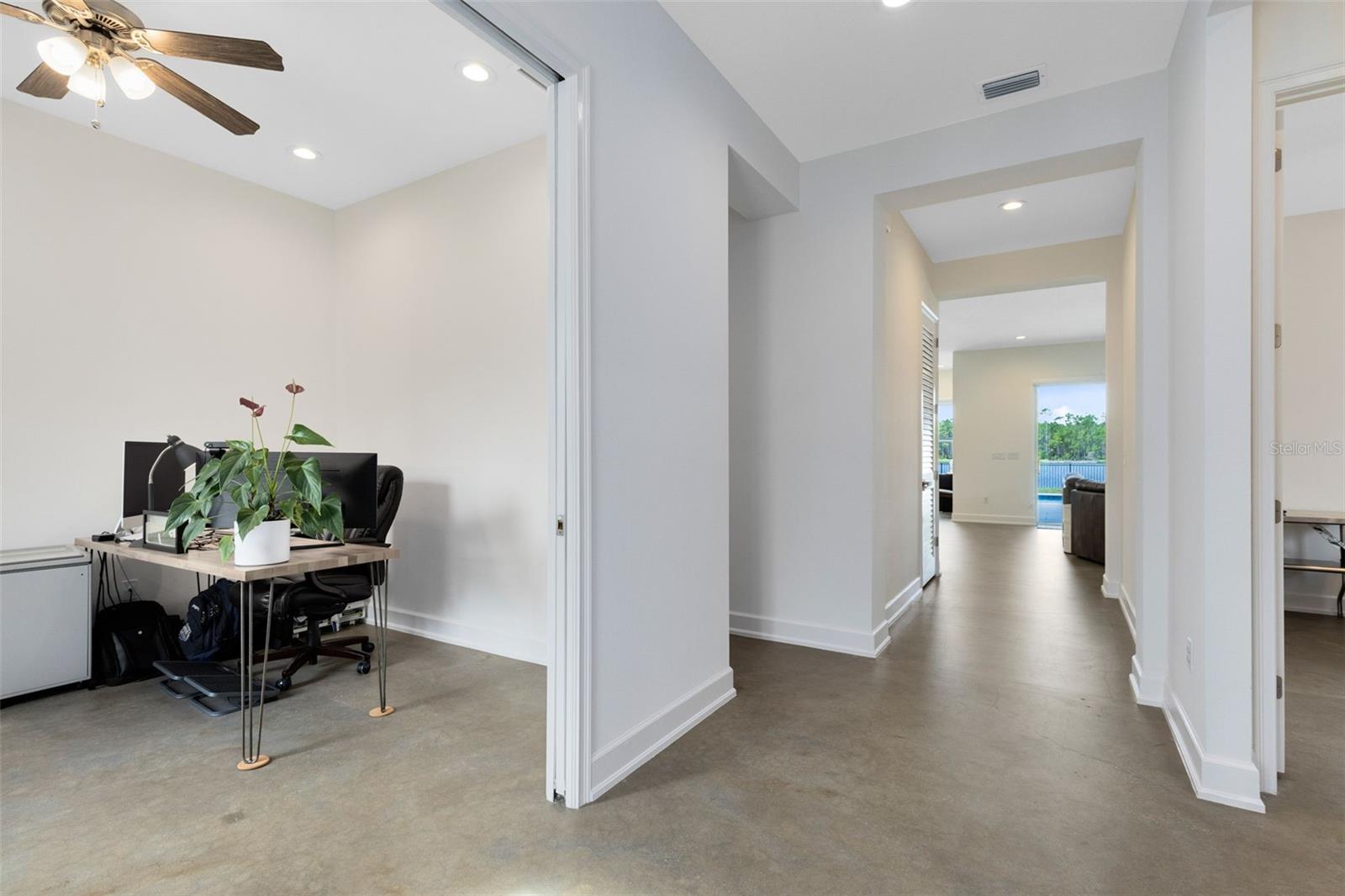 513 Mosaic Boulevard, FL