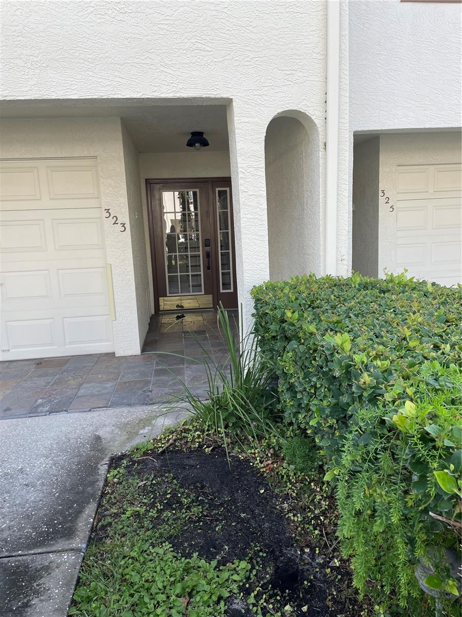 323 Madeira Cir, FL