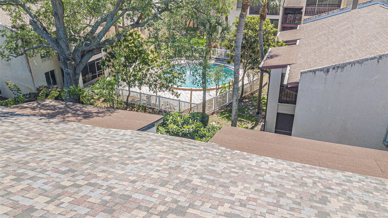 8602 Champlain, FL