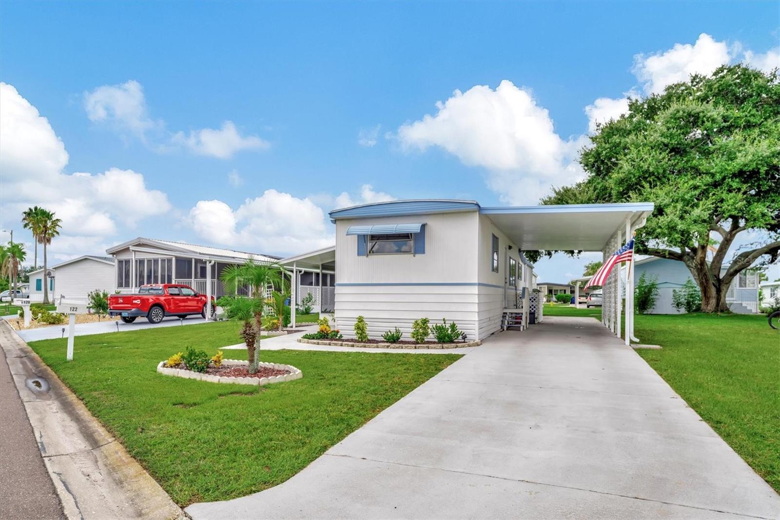 122 E Saint Annes Cir, FL