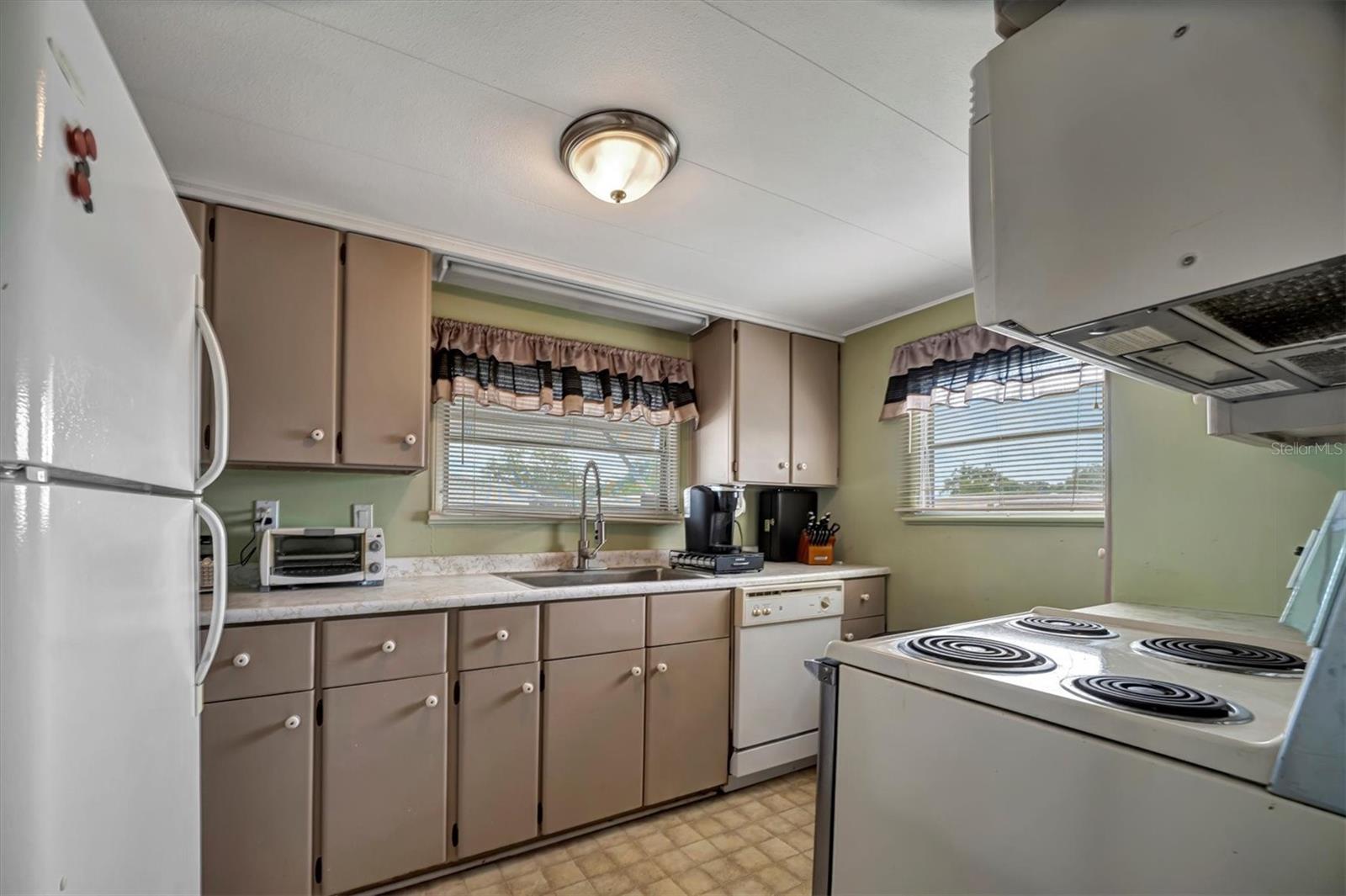 122 Saint Annes Circle, FL