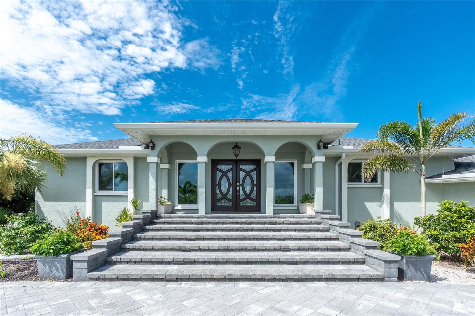 600 Lookout Aly, FL
