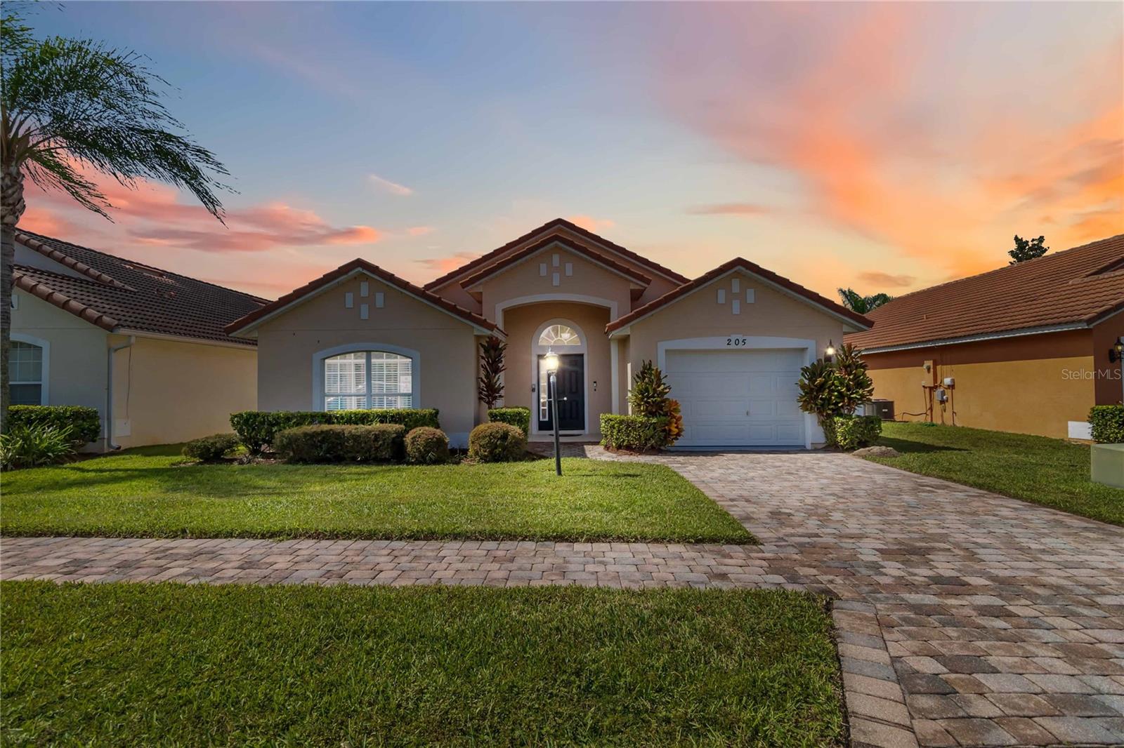 205 Hummingbird Pass, FL