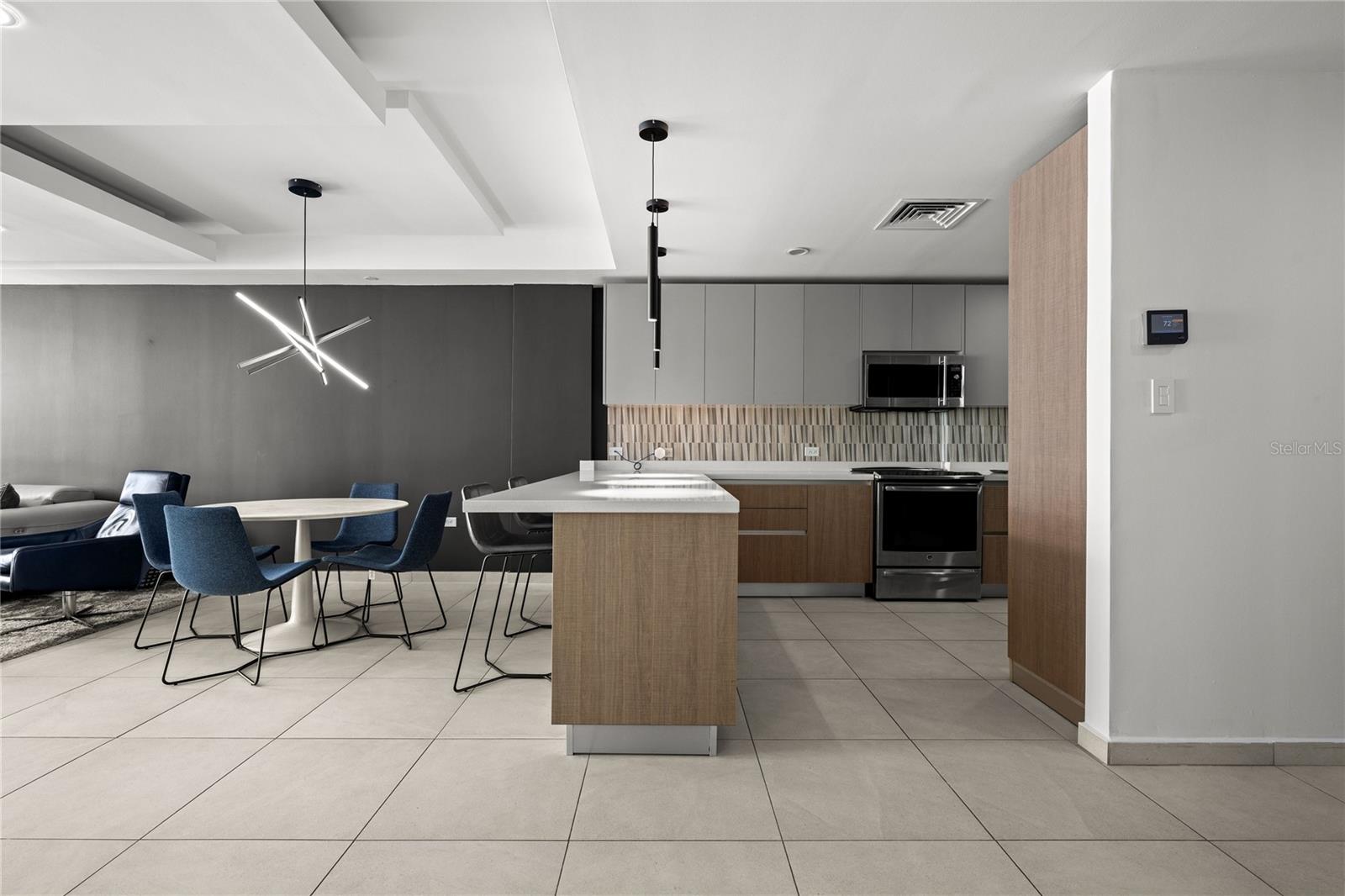 25 Ave MuñOz Rivera Bahia Plaza Apt, PR