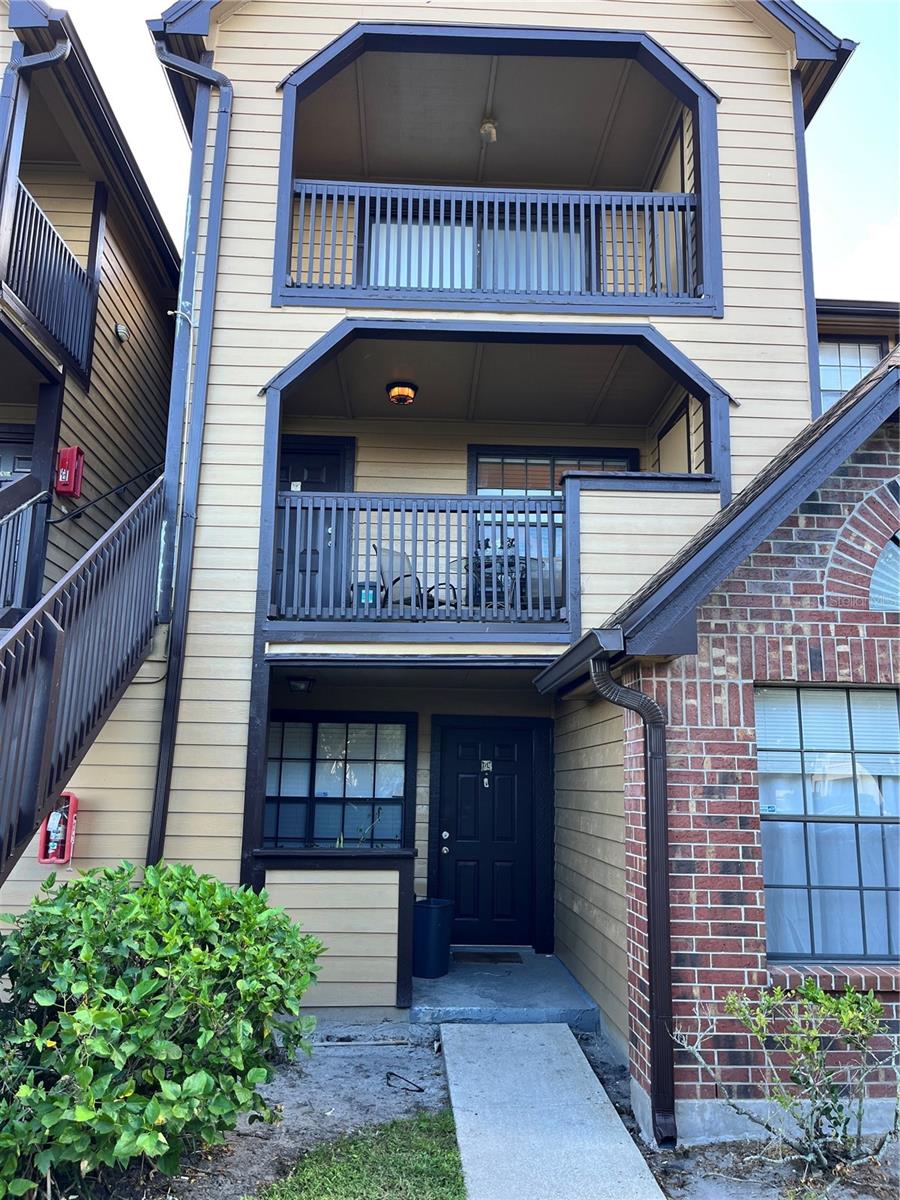 400 Lake Placid Ct #204, FL