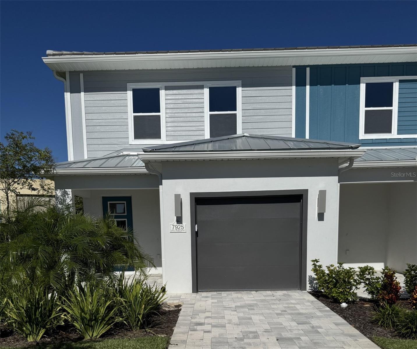7905 Spectrum Dr, FL